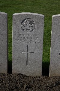 Lijssenthoek Military Cemetery - Berthelemy, G