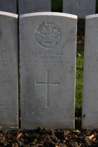 Lijssenthoek Military Cemetery - Beswick, H