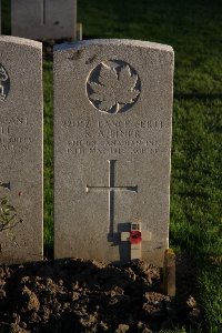 Lijssenthoek Military Cemetery - Biner, Reginald Amsden