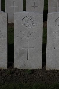 Lijssenthoek Military Cemetery - Birks, G E