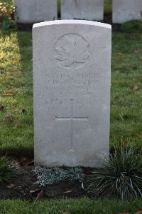 Lijssenthoek Military Cemetery - Bishop, Dew