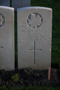 Lijssenthoek Military Cemetery - Blais, Herve