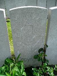 Lijssenthoek Military Cemetery - Boot, T