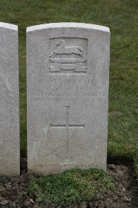 Lijssenthoek Military Cemetery - Booth, Alan