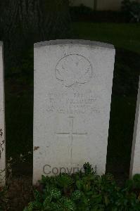 Dury Mill British Cemetery - Bradley, F T