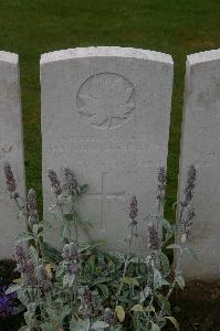 Dury Mill British Cemetery - Burbridge, Douglas