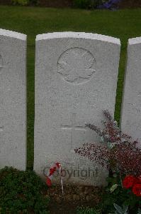 Dury Mill British Cemetery - Cracknell, J W