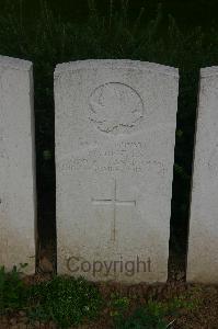 Dury Mill British Cemetery - Denyes, Meacham