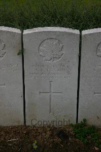 Dury Mill British Cemetery - Fenton, J B