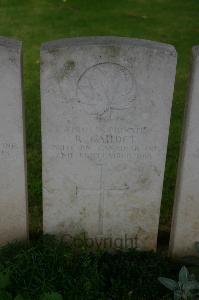 Dury Mill British Cemetery - Gaudet, R