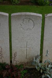 Dury Mill British Cemetery - Grant, G T