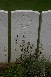 Dury Mill British Cemetery - Guilbault, J