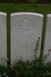 Dury Mill British Cemetery - Hollinger, William