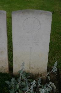 Dury Mill British Cemetery - Holsey, William