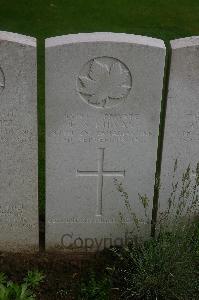 Dury Mill British Cemetery - Kirvan, F S