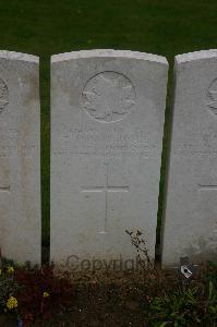 Dury Mill British Cemetery - MacDonald, Edward Harkens