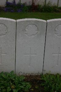 Dury Mill British Cemetery - MacK, F