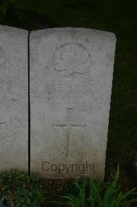 Dury Mill British Cemetery - MacLeod, John Owen