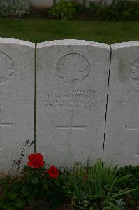 Dury Mill British Cemetery - Maxwell, H E