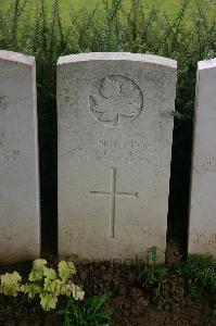 Dury Mill British Cemetery - McKinnon, Angus Stuart