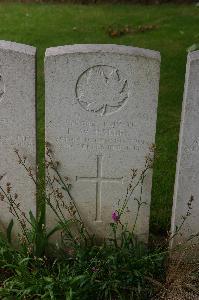 Dury Mill British Cemetery - Pallen, F W