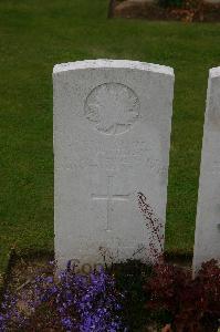 Dury Mill British Cemetery - Patterson, John Lynton