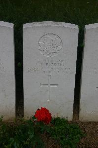 Dury Mill British Cemetery - Pezzuto, L A