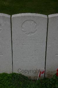 Dury Mill British Cemetery - Potter, Gordon Vincent