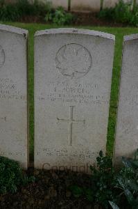 Dury Mill British Cemetery - Powell, I