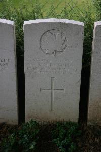 Dury Mill British Cemetery - Reynolds, George Mitchell