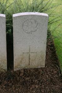 Dury Mill British Cemetery - Silverthorn, Oscar