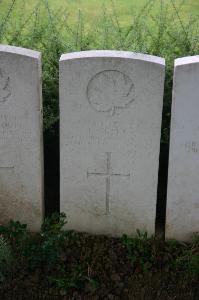 Dury Mill British Cemetery - Teske, L