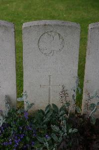 Dury Mill British Cemetery - Totty, Alfred Clinton