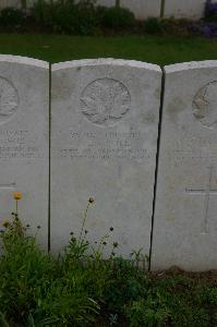 Dury Mill British Cemetery - Traill, James Edward