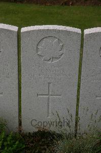 Dury Mill British Cemetery - Vipond, G E