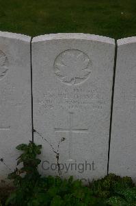 Dury Mill British Cemetery - Westhaver, R R