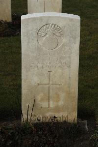 Delville Wood Cemetery Longueval - Cutts, M