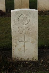 Delville Wood Cemetery Longueval - Davies, John Thomas