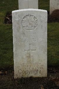 Delville Wood Cemetery Longueval - Davis, Ernest