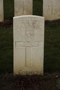 Delville Wood Cemetery Longueval - Davis, F C