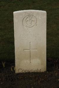 Delville Wood Cemetery Longueval - Daybell, Harry Conrad