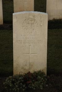 Delville Wood Cemetery Longueval - Devine, Francis