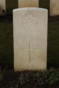 Delville Wood Cemetery Longueval - Dingwall, F