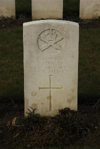 Delville Wood Cemetery Longueval - Duncan, T