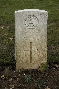 Delville Wood Cemetery Longueval - Evans, G D