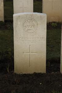 Delville Wood Cemetery Longueval - Favell, H