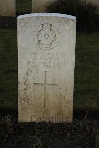 Delville Wood Cemetery Longueval - Gates, F J