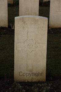 Delville Wood Cemetery Longueval - Green, F R