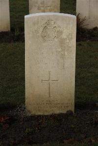 Delville Wood Cemetery Longueval - Henderson, J G M