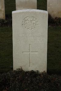 Delville Wood Cemetery Longueval - Henderson, P